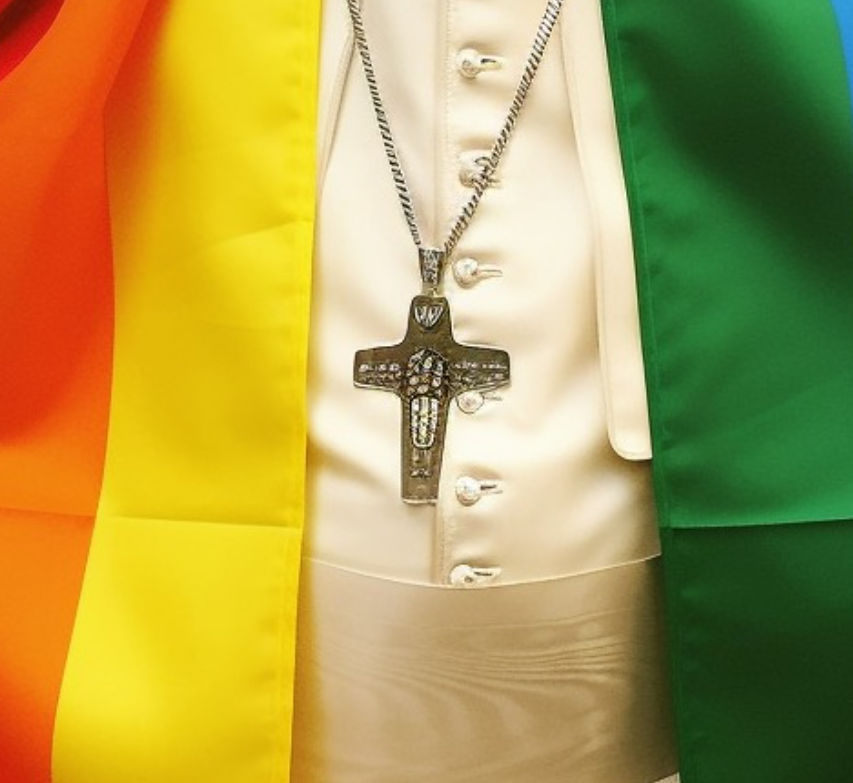 پاپ با پرچم همجنس‌گرایان