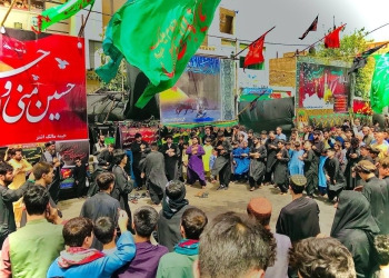 عزاداری باشکوه و پرشور شیعیان هرات در خیابان ۶۴ متره - عاشورای ۱۴۴۵